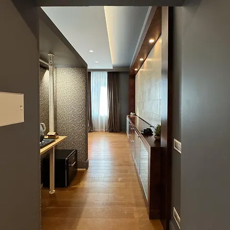 Pensjonat Residenza Imperiale - Trevi 4*