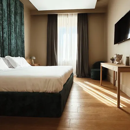Residenza Imperiale - Trevi 4* Rzym